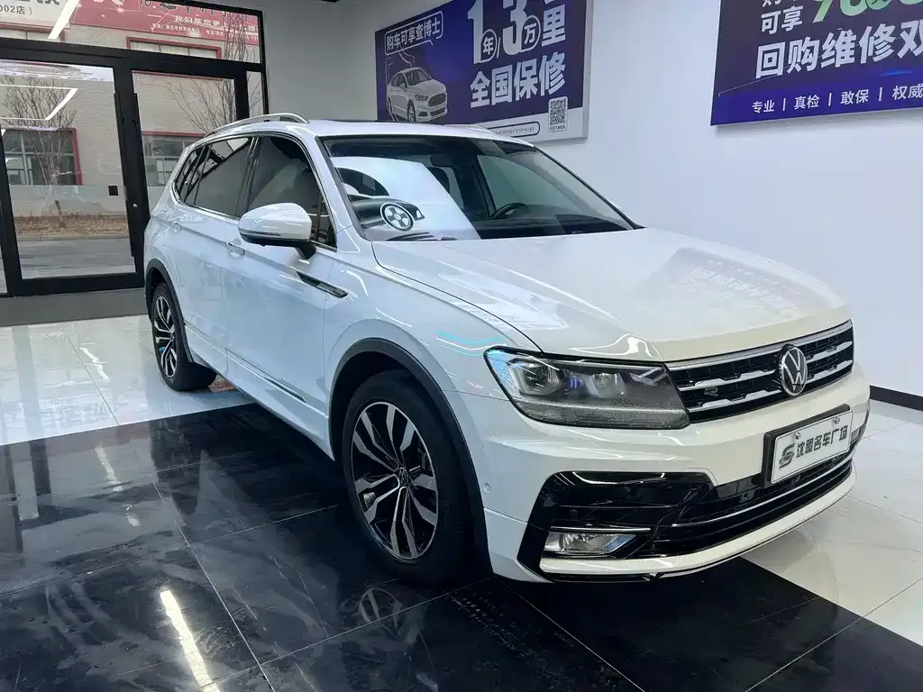 Volkswagen Tiguan L — фото 2