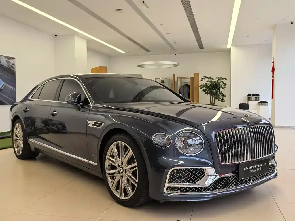 Bentley Flying Spur — фото 4