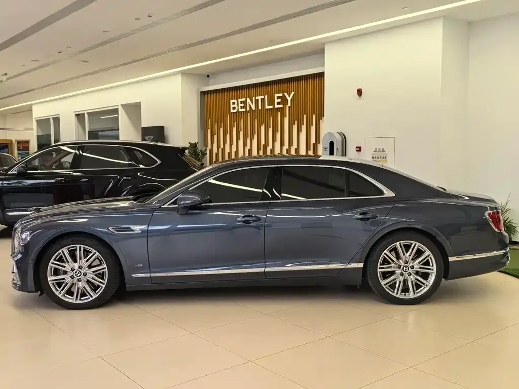 Bentley Flying Spur — фото 5