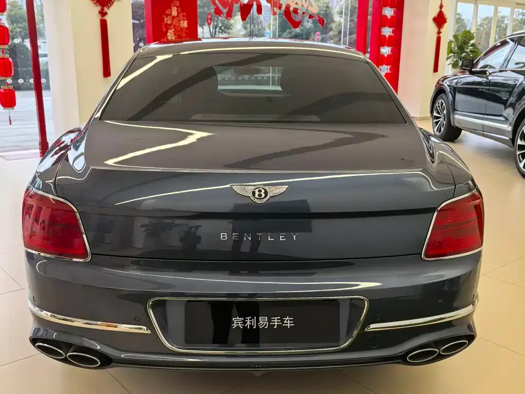 Bentley Flying Spur — фото 2