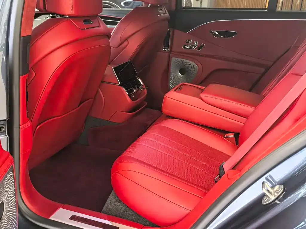 Bentley Flying Spur — фото 9