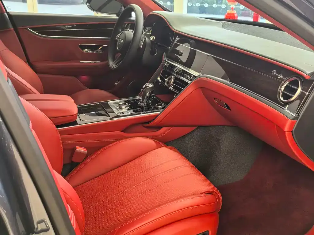 Bentley Flying Spur — фото 10