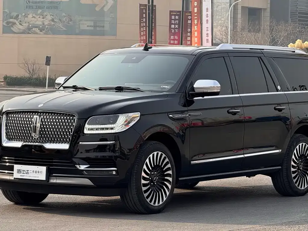 Lincoln Navigator — фото 1