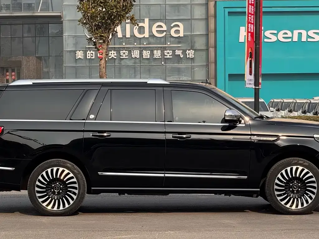 Lincoln Navigator — фото 2