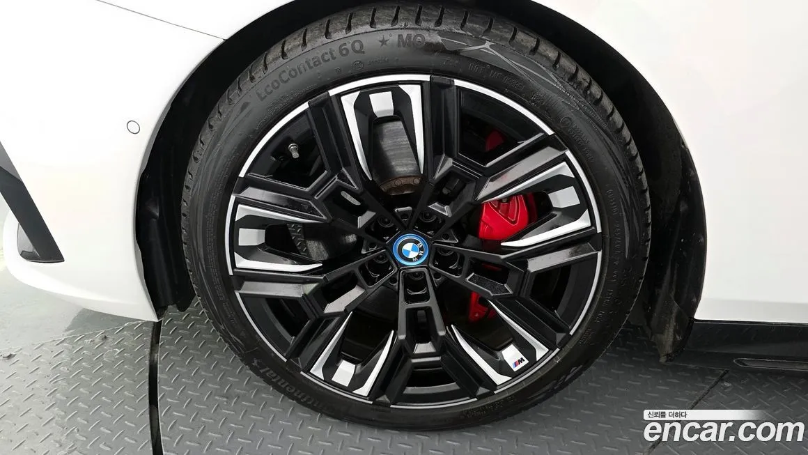 BMW i5 — фото 9