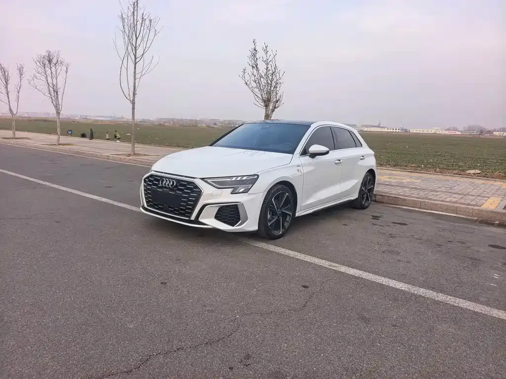 Audi A3 — фото 1