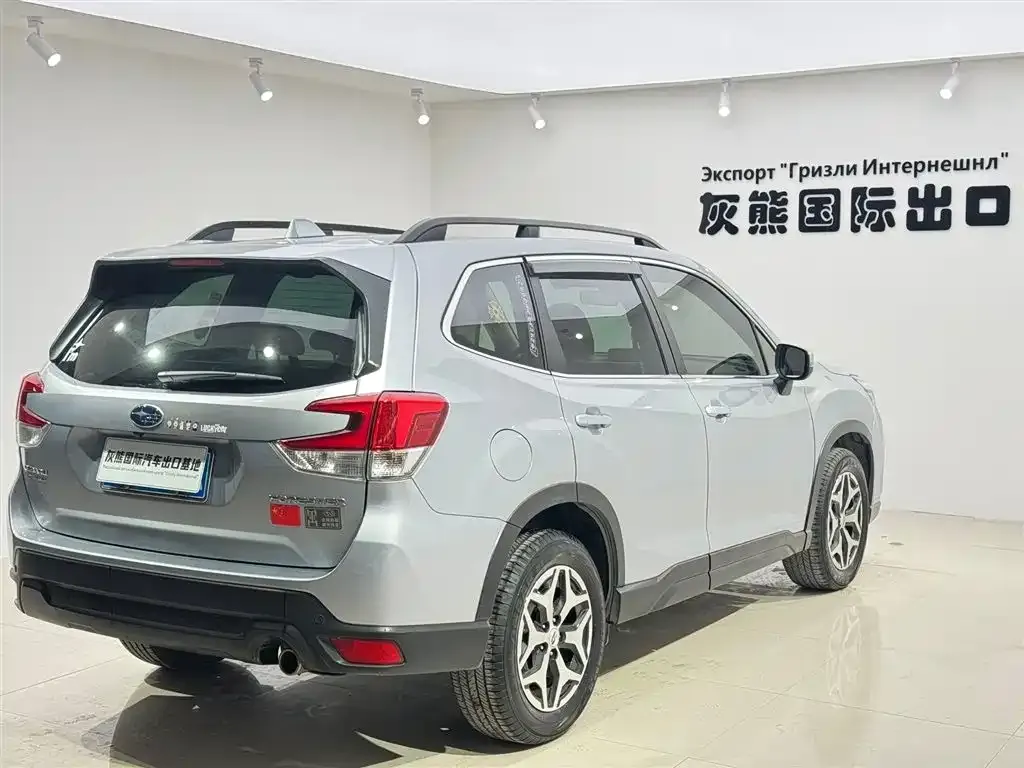 Subaru Forester — фото 5