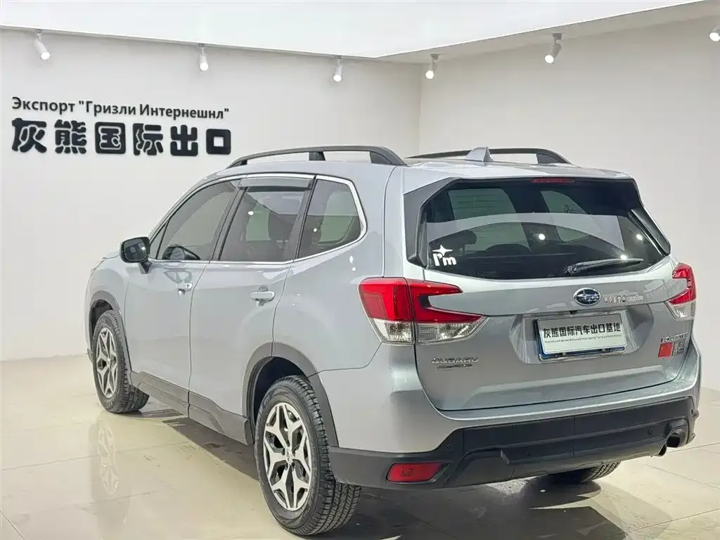 Subaru Forester — фото 4