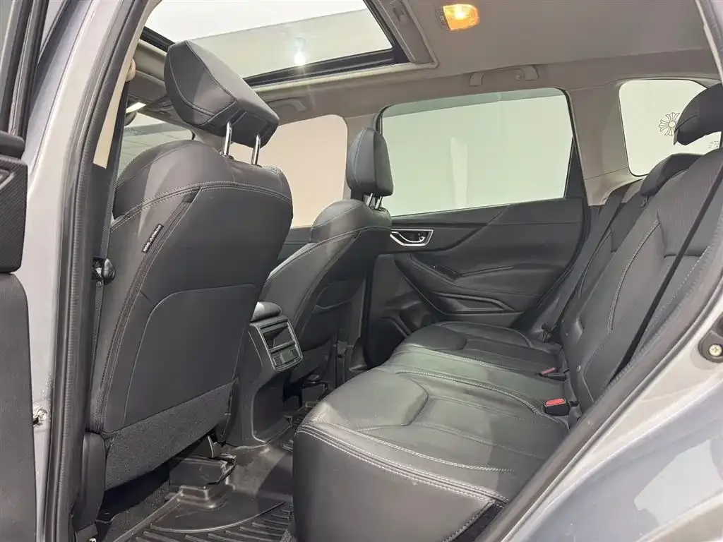 Subaru Forester — фото 9