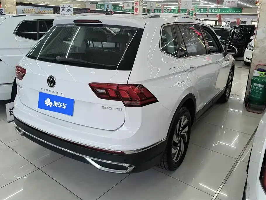 Volkswagen Tiguan L — фото 9