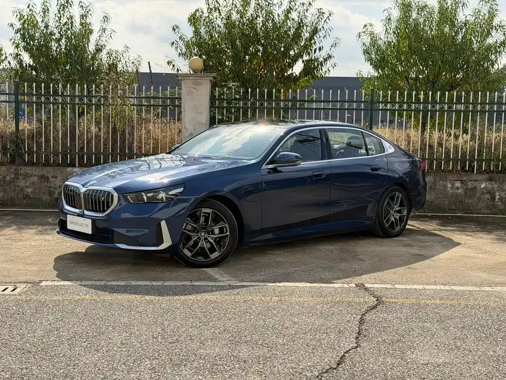 BMW i5 — фото 1