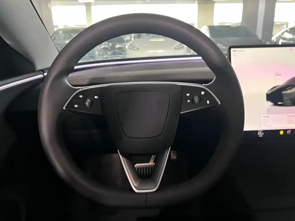 Tesla Model 3 — фото 4