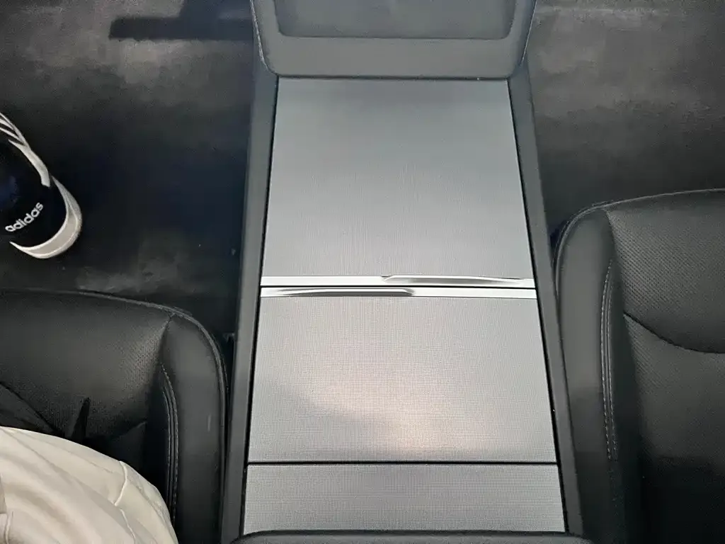 Tesla Model 3 — фото 3