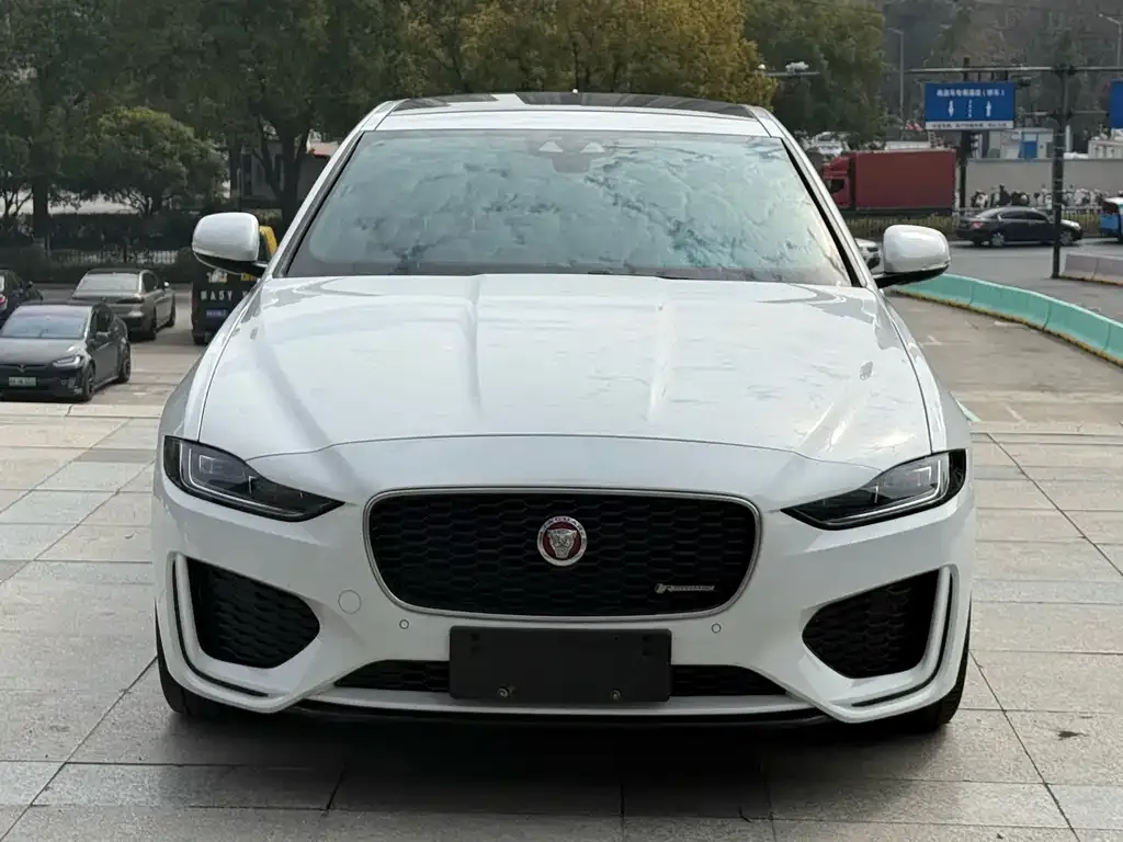 Jaguar XEL — фото 2