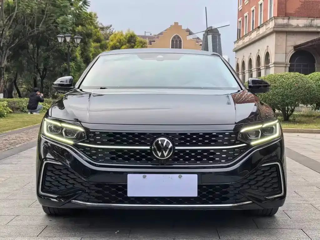 Volkswagen Passat — фото 2