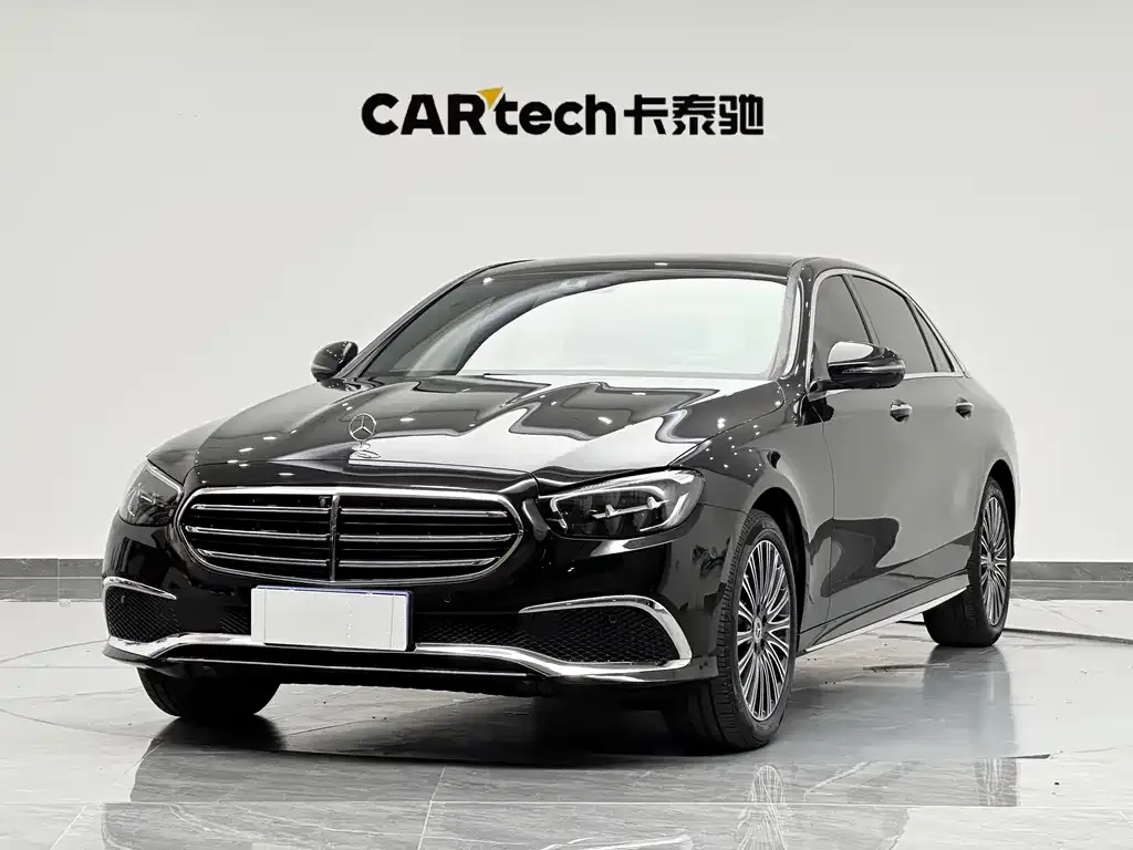 Mercedes-Benz E-Class — фото 1