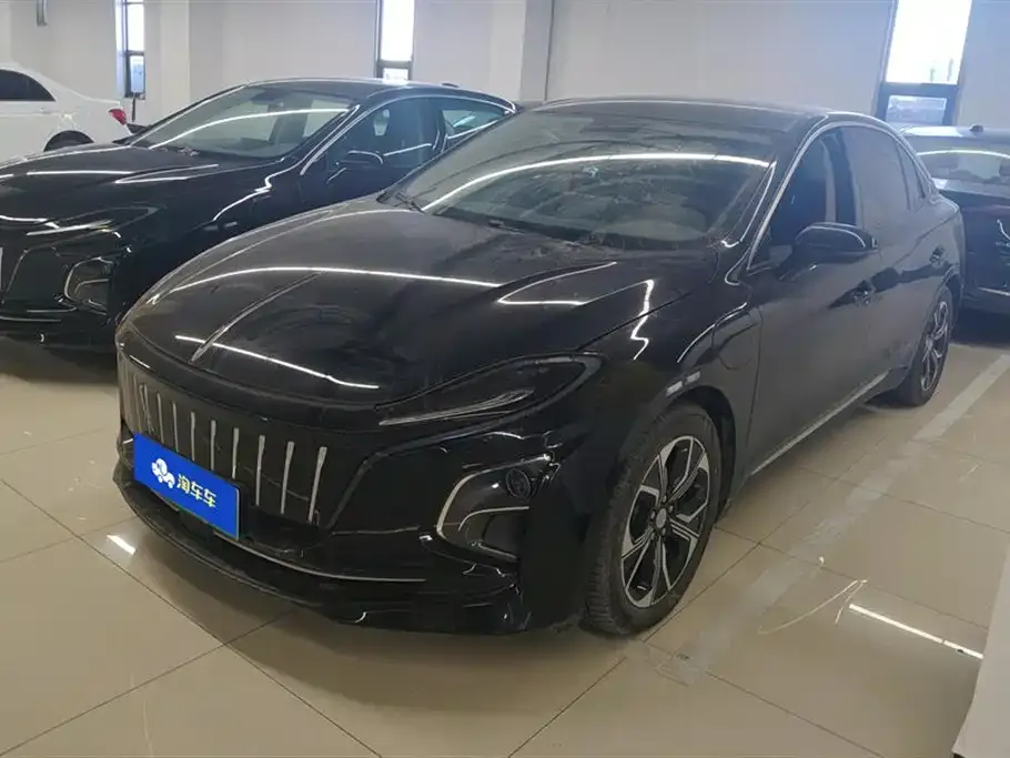 Hongqi E-QM5 — фото 1