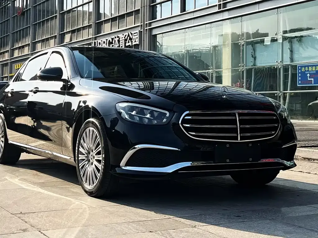 Mercedes-Benz E-Class — фото 10