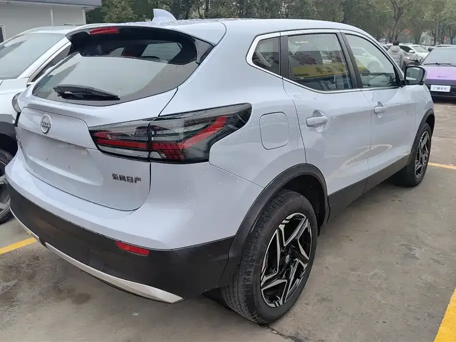 Nissan Qashqai — фото 6