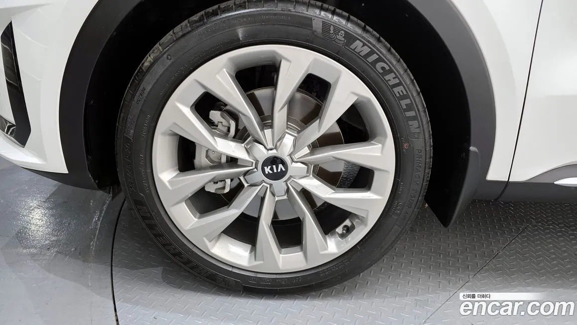 Kia Sorento — фото 6