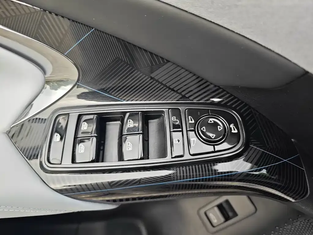 BYD Seal — фото 4