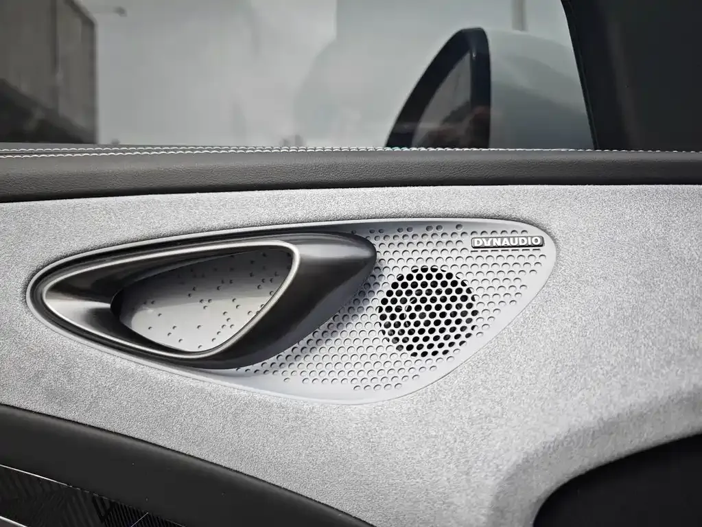 BYD Seal — фото 3