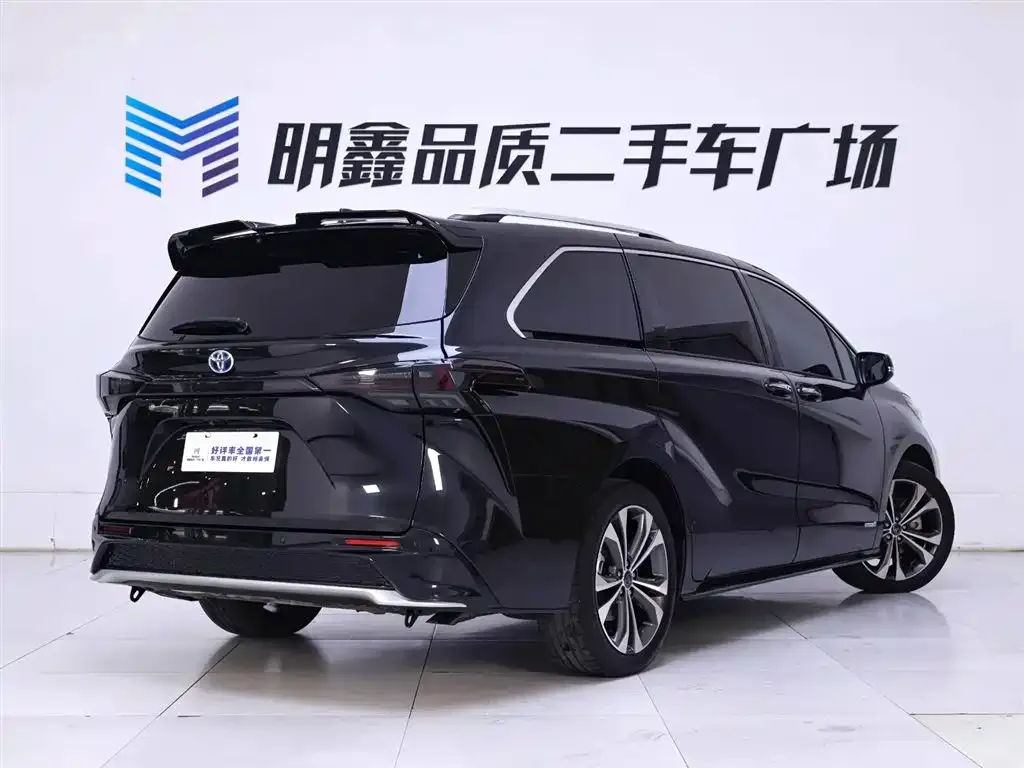 Toyota Granvia — фото 4