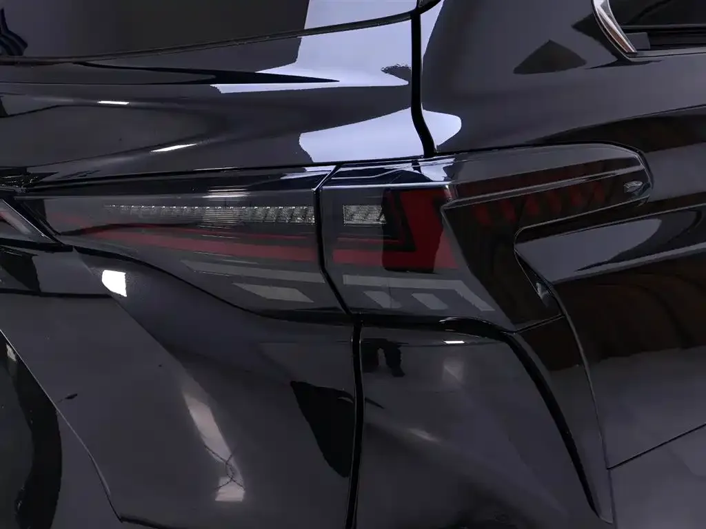 Toyota Granvia — фото 9
