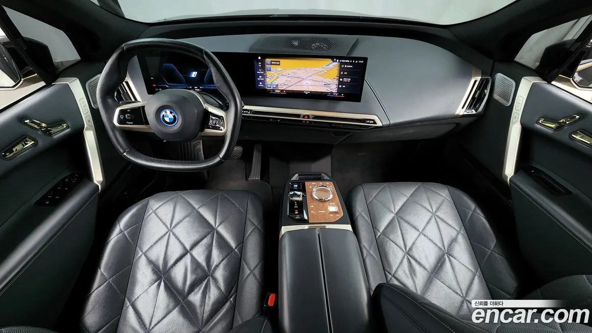 BMW iX — фото 10