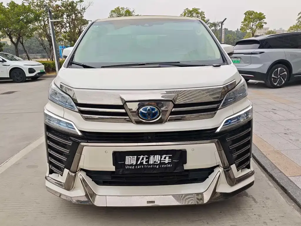 Toyota Vellfire — фото 9