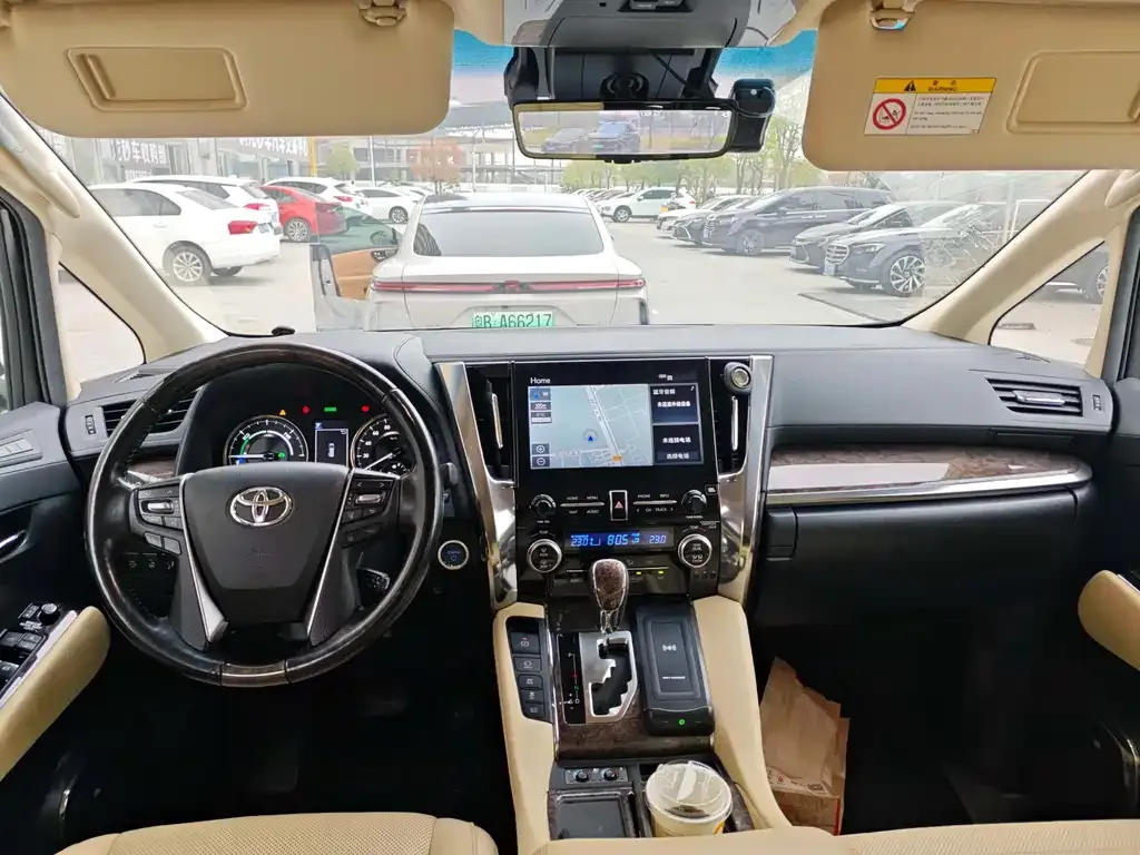 Toyota Vellfire — фото 5