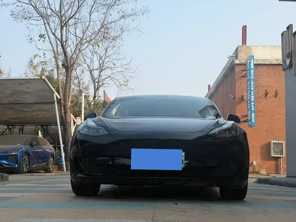 Tesla Model 3 — фото 9
