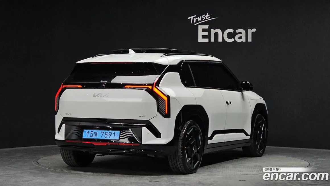 Kia EV3 — фото 8