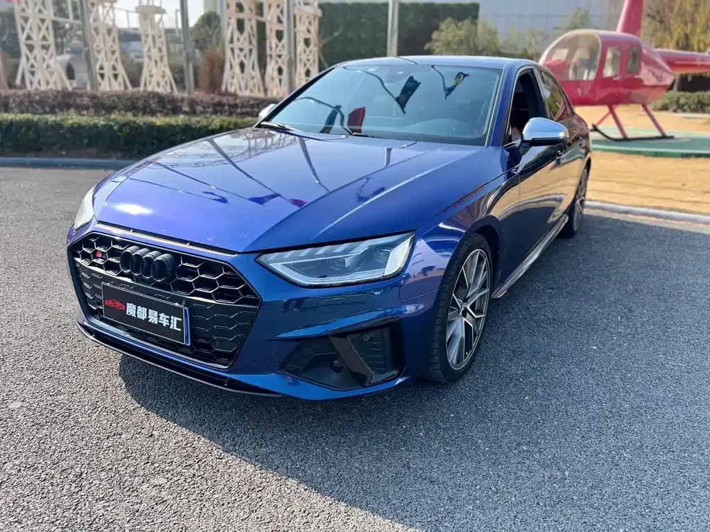 Audi S4 — фото 1