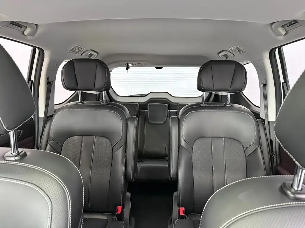 GAC Motor Trumpchi M6 — фото 10