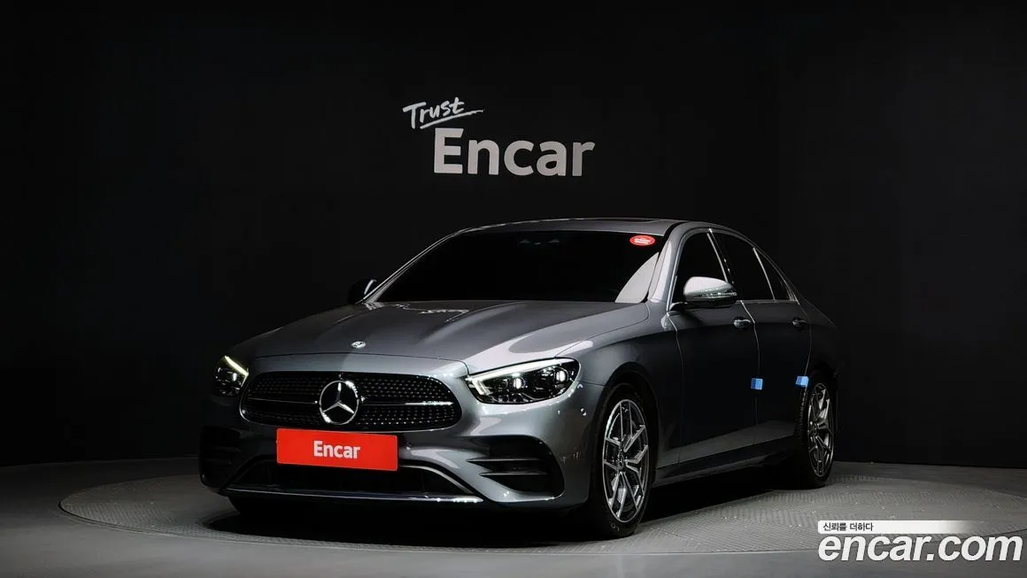 Mercedes-Benz E-Class — фото 1
