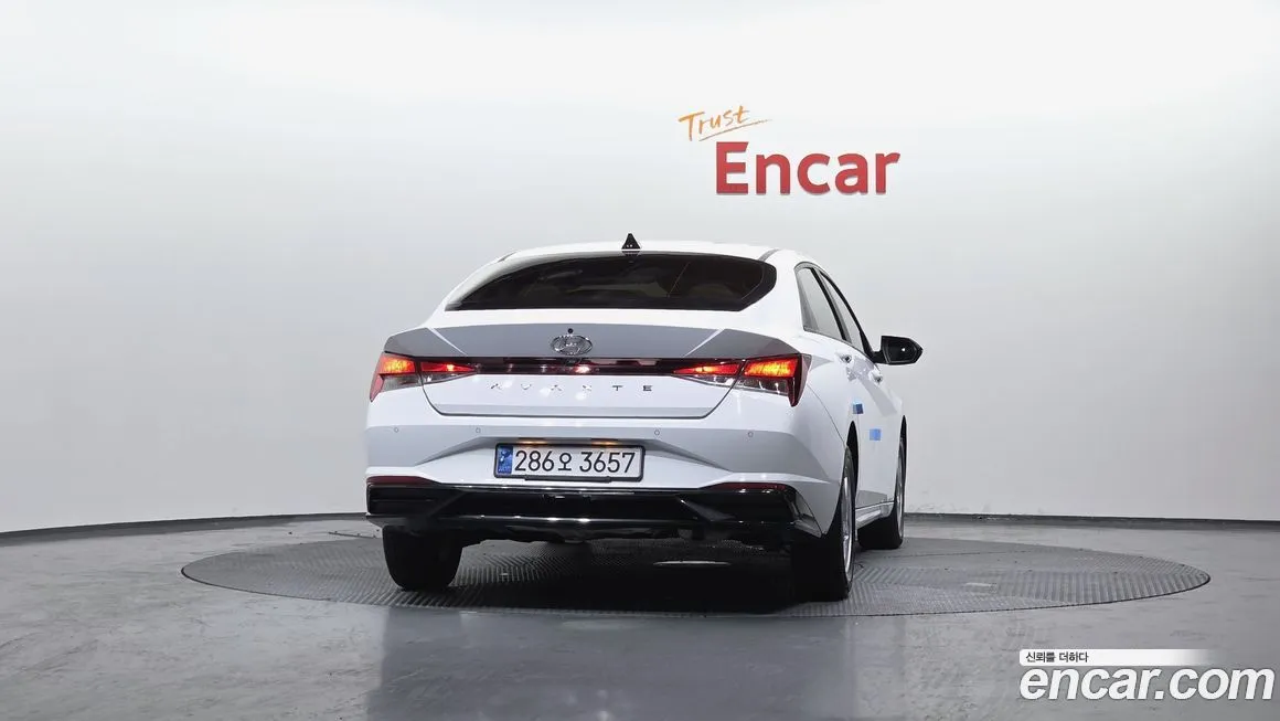 Hyundai AVANTE — фото 5