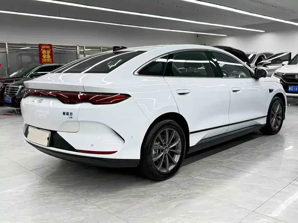BYD Qin L — фото 8