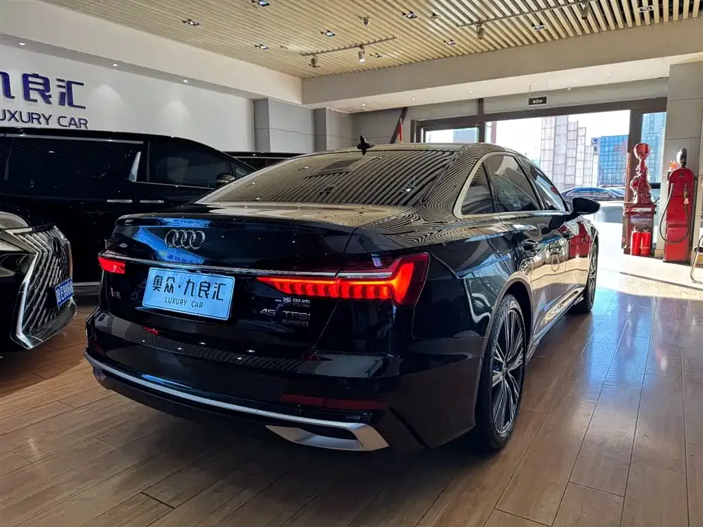 Audi A6L — фото 2