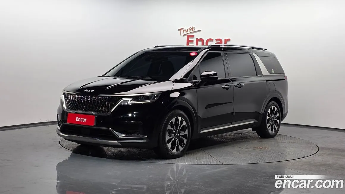 Kia Carnival — фото 1