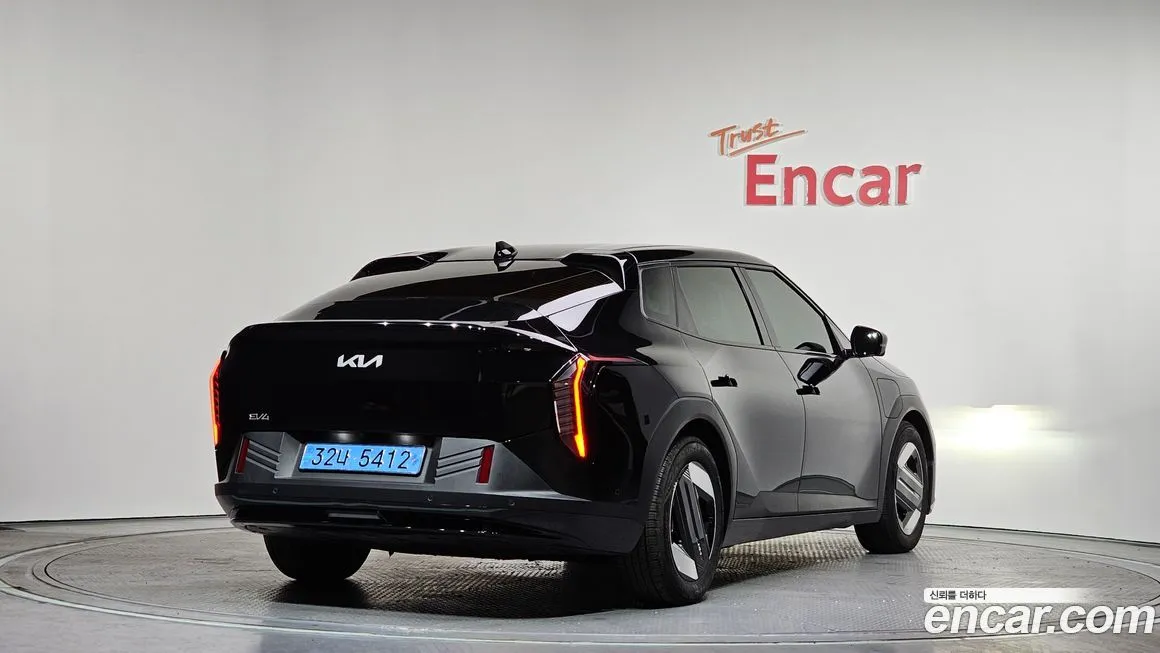 Kia EV4 — фото 4