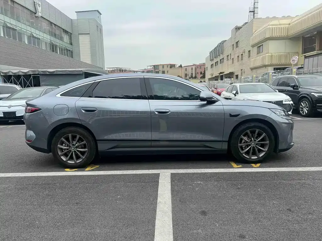 BYD Qin L — фото 10