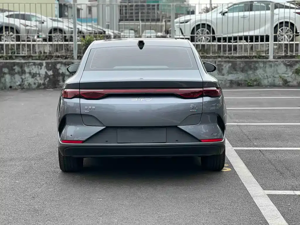 BYD Qin L — фото 8