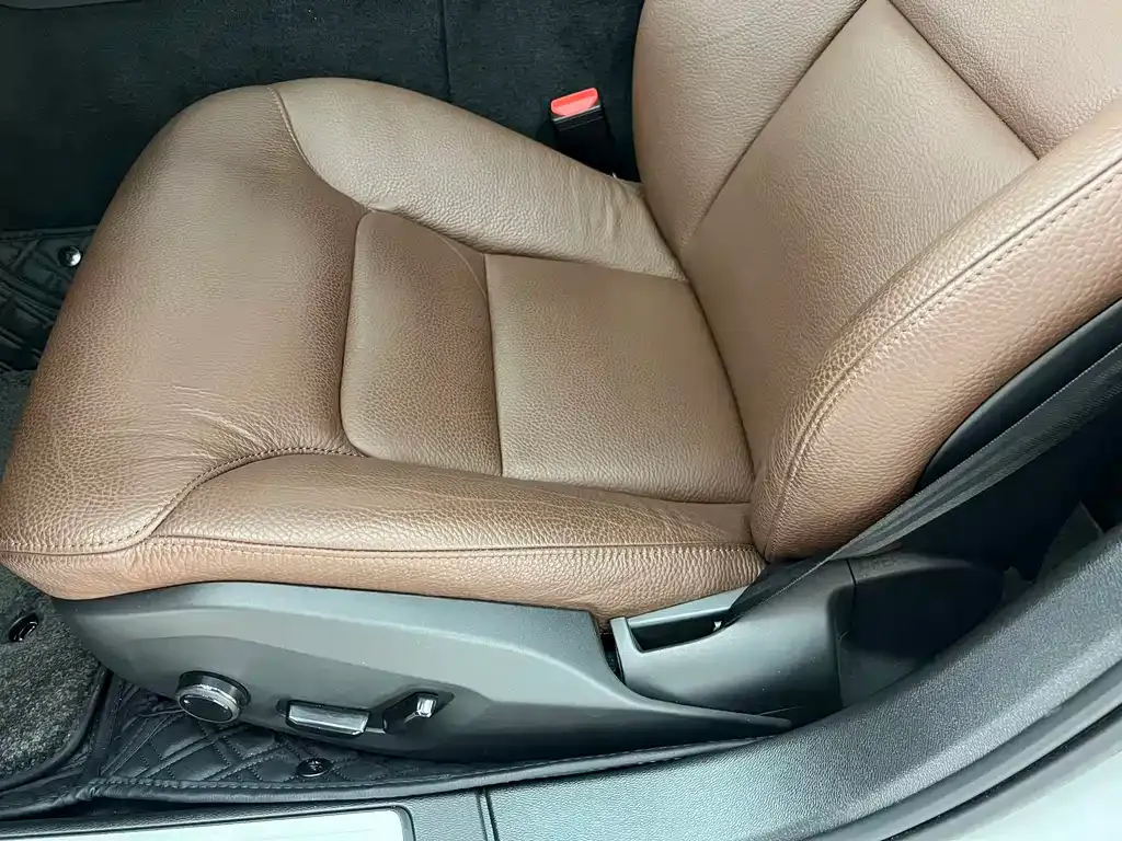 Volvo S60 — фото 10