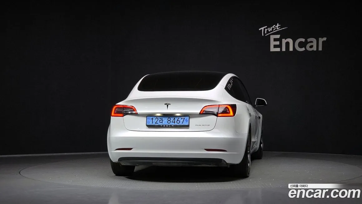 Tesla Model 3 — фото 5