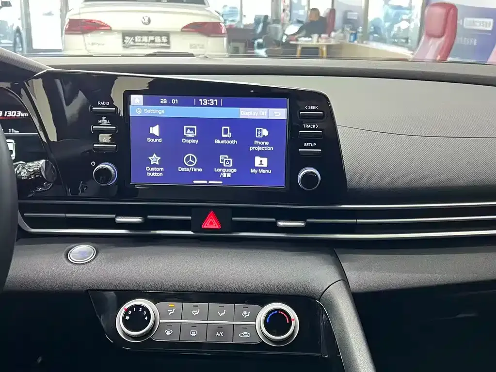 Hyundai Elantra — фото 10