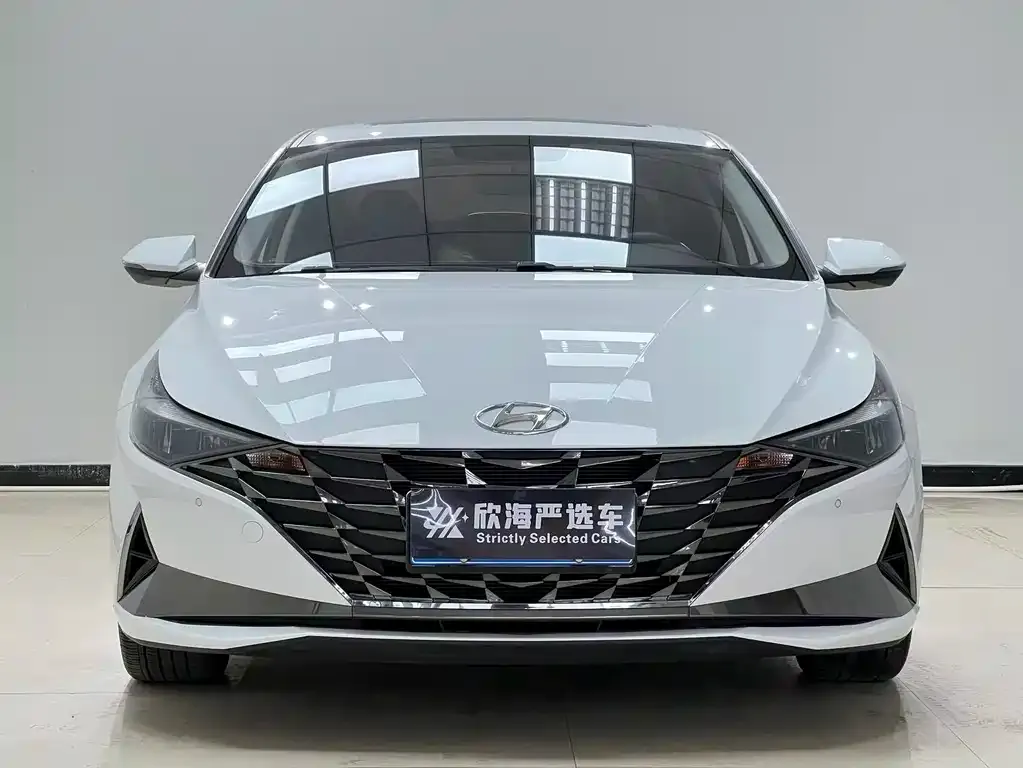 Hyundai Elantra — фото 3