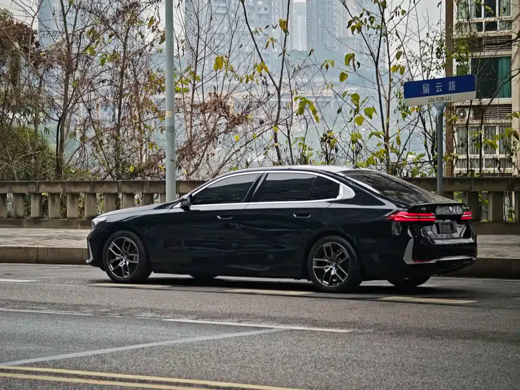 BMW i5 — фото 7