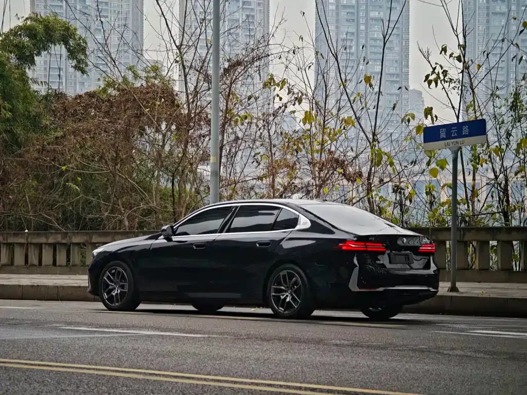BMW i5 — фото 10