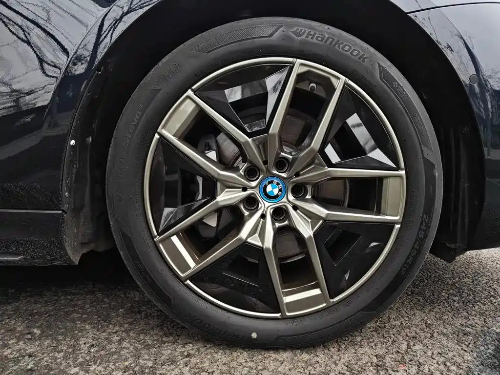 BMW i5 — фото 4